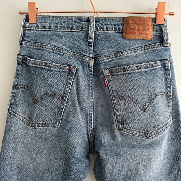 Women’s Levi’s 501 Wedgie Size 26 Medium Wash - Picture 7 of 10